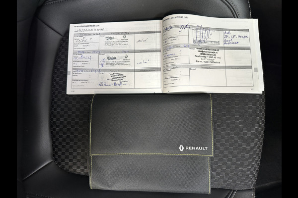 Renault Clio 0.9 TCe 90pk Intens | Navi | Camera | 17" | PDC | Led | Stoelverwarming | Keurig netjes onderhouden!