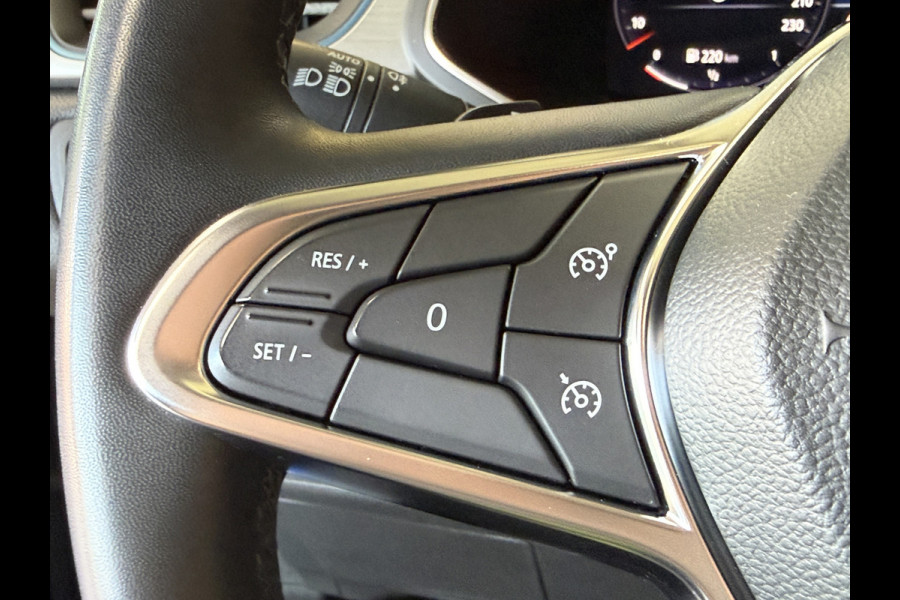 Renault Captur 1.3 TCe 130 Intens | Groot Navi | 360 Camera | 17" | PDC V+A | Trekhaak | 100% Onderhouden!