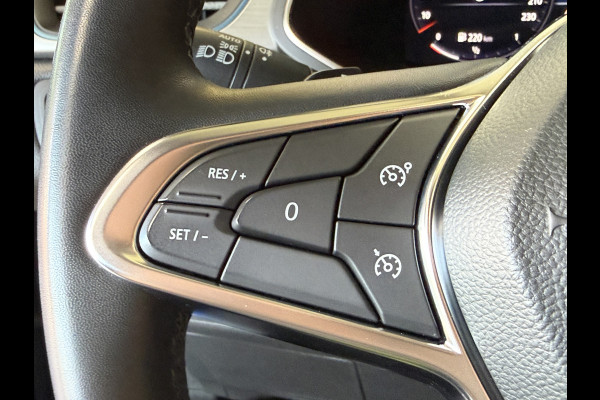 Renault Captur 1.3 TCe 130 Intens | Groot Navi | 360 Camera | 17" | PDC V+A | Trekhaak | 100% Onderhouden!