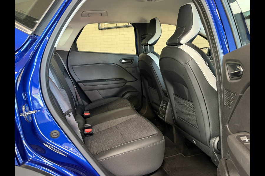 Renault Captur 1.3 TCe 130 Intens | Groot Navi | 360 Camera | 17" | PDC V+A | Trekhaak | 100% Onderhouden!