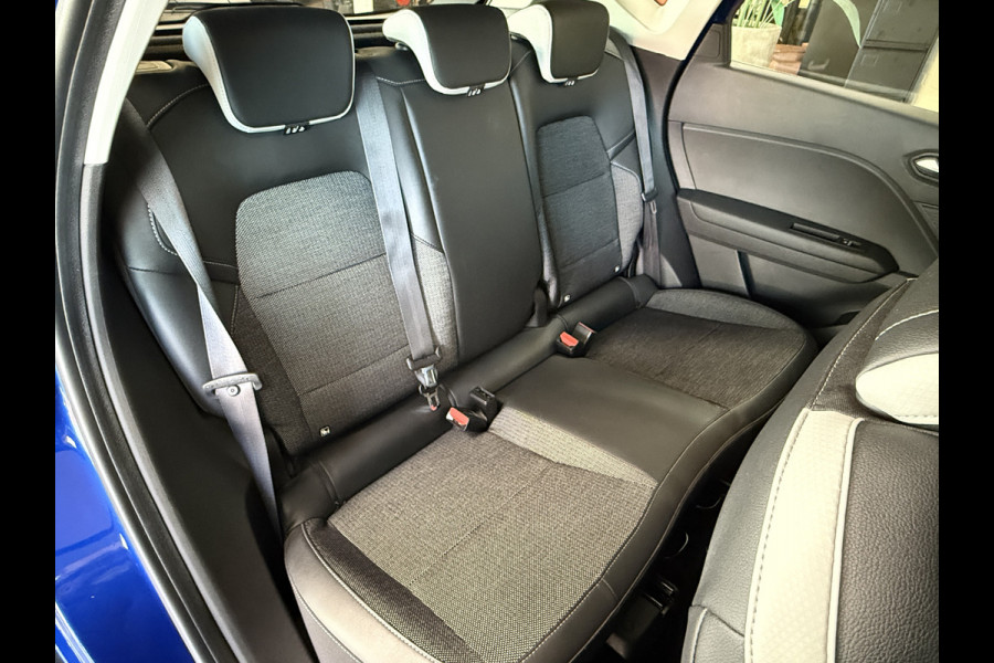 Renault Captur 1.3 TCe 130 Intens | Groot Navi | 360 Camera | 17" | PDC V+A | Trekhaak | 100% Onderhouden!