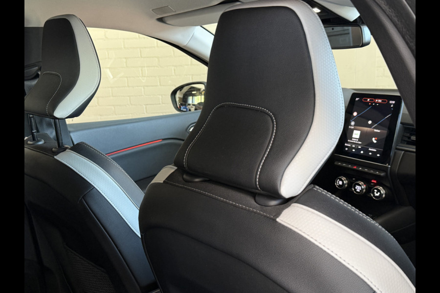 Renault Captur 1.3 TCe 130 Intens | Groot Navi | 360 Camera | 17" | PDC V+A | Trekhaak | 100% Onderhouden!