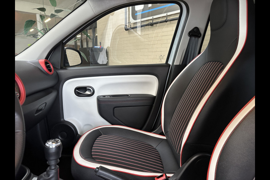 Renault Twingo 0.9 TCe 92pk | Le coq Sportif | Navi R-Link | Clima | 16" | Camera | Led | Carplay | 100 % Dealer onderhouden!