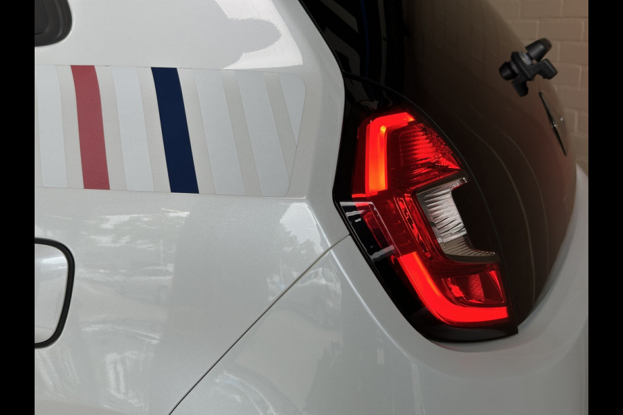 Renault Twingo 0.9 TCe 92pk | Le coq Sportif | Navi R-Link | Clima | 16" | Camera | Led | Carplay | 100 % Dealer onderhouden!