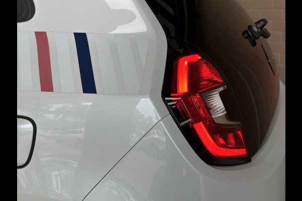 Renault Twingo 0.9 TCe 92pk | Le coq Sportif | Navi R-Link | Clima | 16" | Camera | Led | Carplay | 100 % Dealer onderhouden!