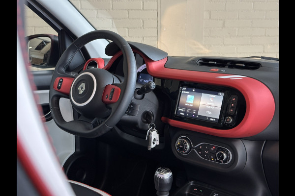 Renault Twingo 0.9 TCe 92pk | Le coq Sportif | Navi R-Link | Clima | 16" | Camera | Led | Carplay | 100 % Dealer onderhouden!