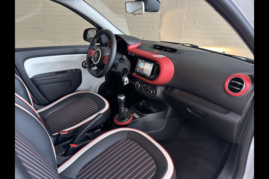 Renault Twingo 0.9 TCe 92pk | Le coq Sportif | Navi R-Link | Clima | 16" | Camera | Led | Carplay | 100 % Dealer onderhouden!