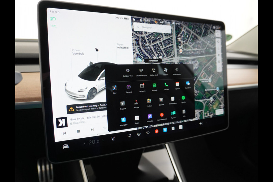 Tesla Model 3 RWD SR+ 60kWh 325PK Lmv  AutoPilot Leder PanoDak Adaptive-Cruise Lmv Camera's Elektr.-Stuur+Stoelen+Spiegels+Geheugen+Easy-Entry Navi LED Comfortstoelen ACC DAB Voorverwarmen interieur via App Keyless via Telefoonsleutel One-Pedal-Drive Origineel Nederlandse auto tot 11kw laden thuis! 1.584kg licht!