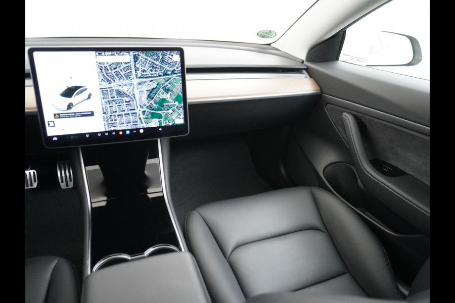 Tesla Model 3 RWD SR+ 60kWh 325PK Lmv  AutoPilot Leder PanoDak Adaptive-Cruise Lmv Camera's Elektr.-Stuur+Stoelen+Spiegels+Geheugen+Easy-Entry Navi LED Comfortstoelen ACC DAB Voorverwarmen interieur via App Keyless via Telefoonsleutel One-Pedal-Drive Origineel Nederlandse auto tot 11kw laden thuis! 1.584kg licht!