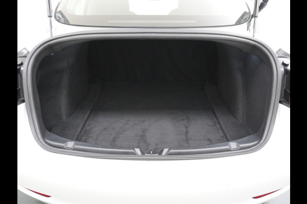 Tesla Model 3 RWD SR+ 60kWh 325PK Lmv  AutoPilot Leder PanoDak Adaptive-Cruise Lmv Camera's Elektr.-Stuur+Stoelen+Spiegels+Geheugen+Easy-Entry Navi LED Comfortstoelen ACC DAB Voorverwarmen interieur via App Keyless via Telefoonsleutel One-Pedal-Drive Origineel Nederlandse auto tot 11kw laden thuis! 1.584kg licht!