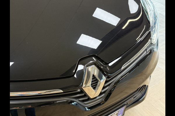 Renault Clio 0.9 TCe 90pk | Bose | R-Link Navi | 17 inch | Stoelverwarming | LED | Camera | 100% Dealer onderhouden! Renault Clio 0.9 TCe 90pk | Bose | R-Link Navi | 17 inch | Stoelverwarming | LED | Camera | 100% Dealer onderhouden!