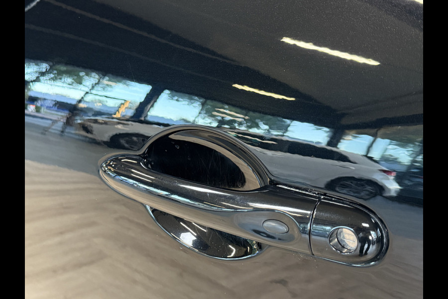 Renault Clio 0.9 TCe 90pk | Bose | R-Link Navi | 17 inch | Stoelverwarming | LED | Camera | 100% Dealer onderhouden! Renault Clio 0.9 TCe 90pk | Bose | R-Link Navi | 17 inch | Stoelverwarming | LED | Camera | 100% Dealer onderhouden!