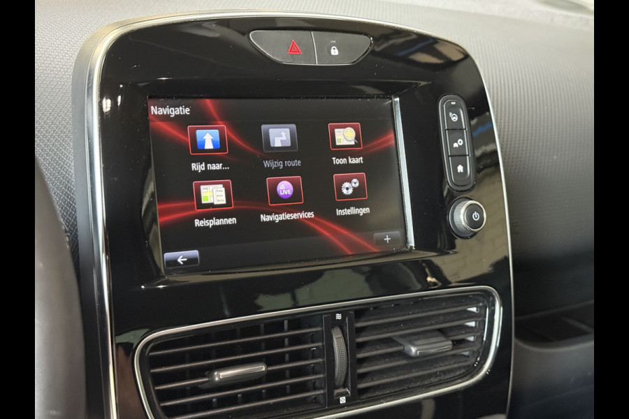 Renault Clio 0.9 TCe 90pk | Bose | R-Link Navi | 17 inch | Stoelverwarming | LED | Camera | 100% Dealer onderhouden! Renault Clio 0.9 TCe 90pk | Bose | R-Link Navi | 17 inch | Stoelverwarming | LED | Camera | 100% Dealer onderhouden!