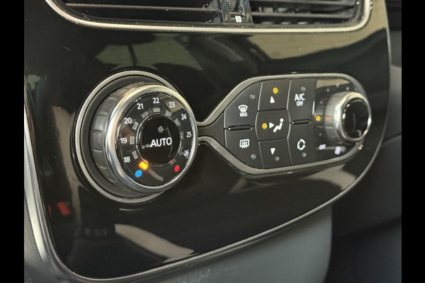 Renault Clio 0.9 TCe 90pk | Bose | R-Link Navi | 17 inch | Stoelverwarming | LED | Camera | 100% Dealer onderhouden! Renault Clio 0.9 TCe 90pk | Bose | R-Link Navi | 17 inch | Stoelverwarming | LED | Camera | 100% Dealer onderhouden!