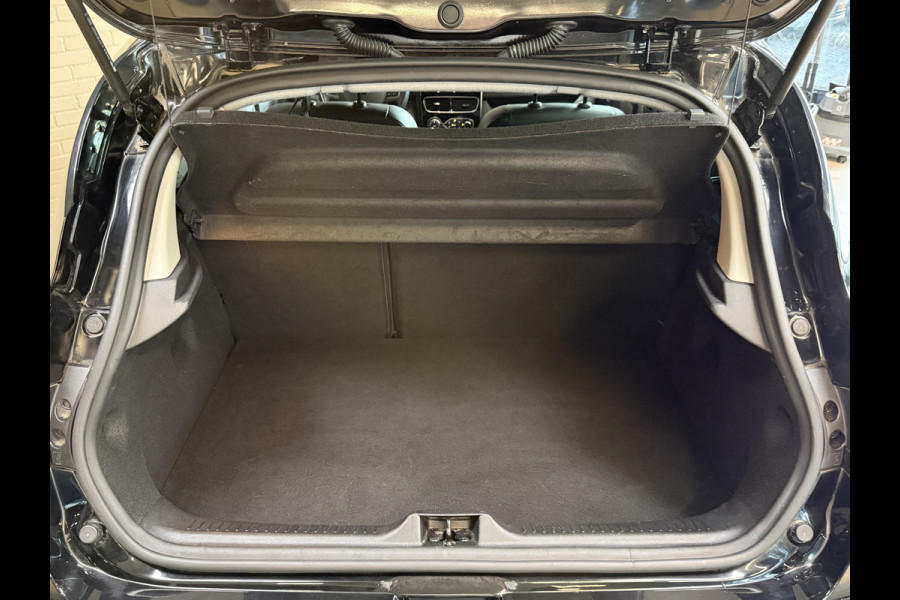 Renault Clio 0.9 TCe 90pk | Bose | R-Link Navi | 17 inch | Stoelverwarming | LED | Camera | 100% Dealer onderhouden! Renault Clio 0.9 TCe 90pk | Bose | R-Link Navi | 17 inch | Stoelverwarming | LED | Camera | 100% Dealer onderhouden!