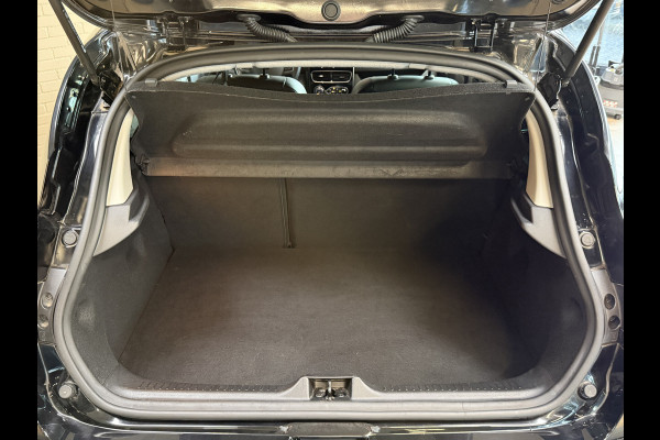 Renault Clio 0.9 TCe 90pk | Bose | R-Link Navi | 17 inch | Stoelverwarming | LED | Camera | 100% Dealer onderhouden! Renault Clio 0.9 TCe 90pk | Bose | R-Link Navi | 17 inch | Stoelverwarming | LED | Camera | 100% Dealer onderhouden!