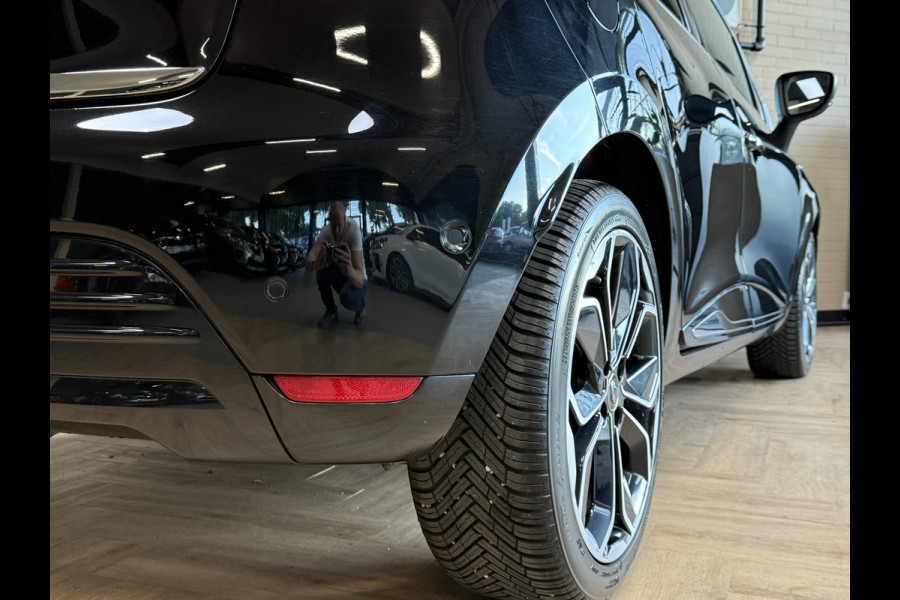 Renault Clio 0.9 TCe 90pk | Bose | R-Link Navi | 17 inch | Stoelverwarming | LED | Camera | 100% Dealer onderhouden! Renault Clio 0.9 TCe 90pk | Bose | R-Link Navi | 17 inch | Stoelverwarming | LED | Camera | 100% Dealer onderhouden!