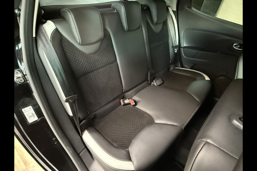 Renault Clio 0.9 TCe 90pk | Bose | R-Link Navi | 17 inch | Stoelverwarming | LED | Camera | 100% Dealer onderhouden! Renault Clio 0.9 TCe 90pk | Bose | R-Link Navi | 17 inch | Stoelverwarming | LED | Camera | 100% Dealer onderhouden!