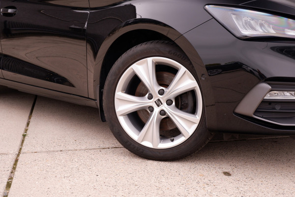 Seat Leon Sportstourer 1.4 TSI eHybrid PHEV FR Business Intense | Elek. Trekhaak | LED | Carplay | Camera | Sfeerverlichting | Virtual Cockpit