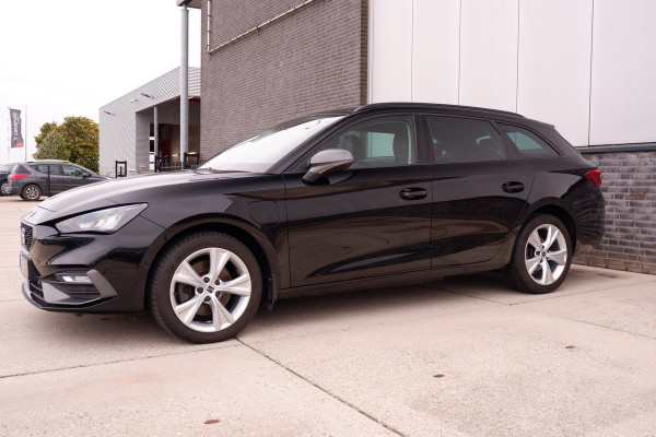 Seat Leon Sportstourer 1.4 TSI eHybrid PHEV FR Business Intense | Elek. Trekhaak | LED | Carplay | Camera | Sfeerverlichting | Virtual Cockpit