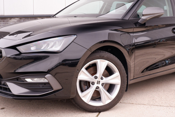 Seat Leon Sportstourer 1.4 TSI eHybrid PHEV FR Business Intense | Elek. Trekhaak | LED | Carplay | Camera | Sfeerverlichting | Virtual Cockpit