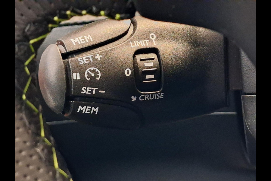 Peugeot 208 1.2 PureTech 100 GT | Navigatie | 360° Camera | Keyless Entry | Apple Carplay/Android Auto |