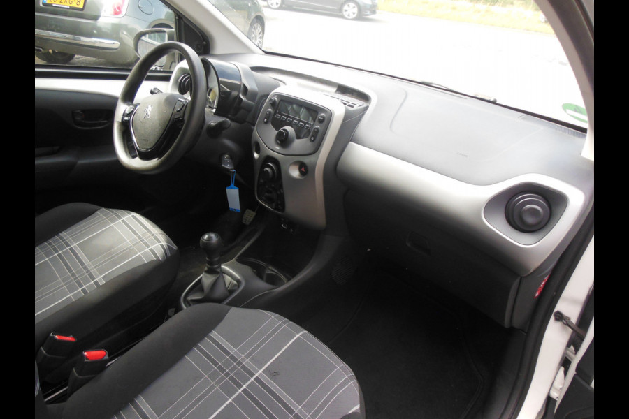 Peugeot 108 1.0 e-VTi Active Staat in De Krim