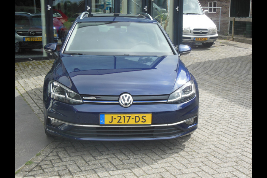Volkswagen GOLF Variant 1.5 TSI Comfortline Business Staat in De Krim