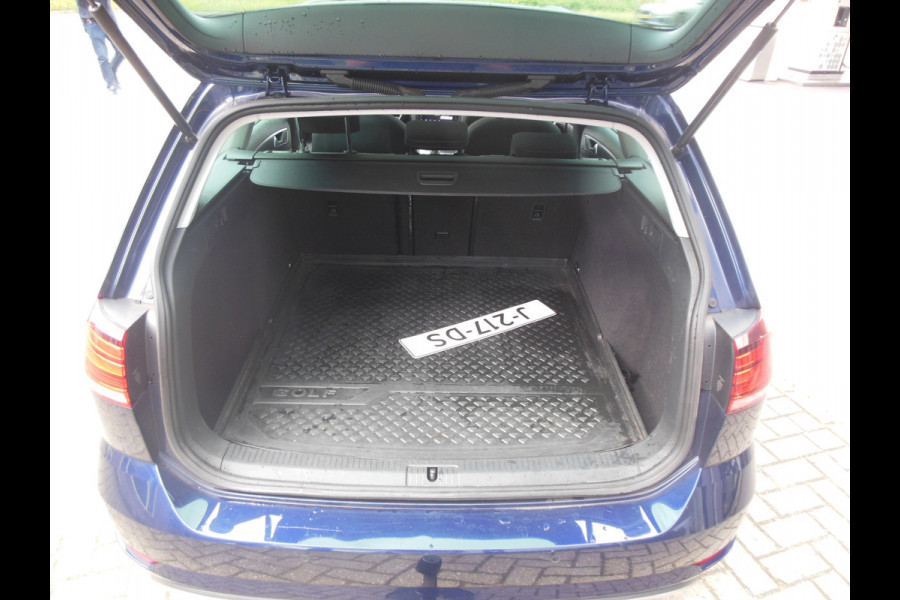 Volkswagen GOLF Variant 1.5 TSI Comfortline Business Staat in De Krim