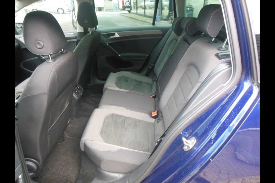 Volkswagen GOLF Variant 1.5 TSI Comfortline Business Staat in De Krim