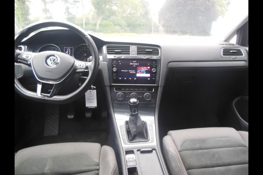 Volkswagen GOLF Variant 1.5 TSI Comfortline Business Staat in De Krim