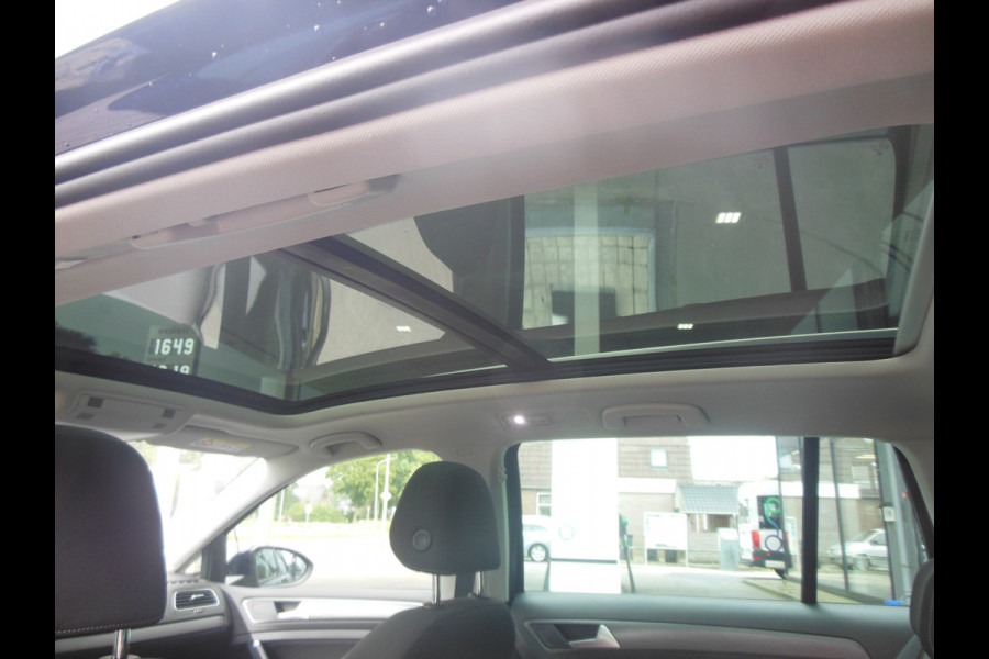 Volkswagen GOLF Variant 1.5 TSI Comfortline Business Staat in De Krim