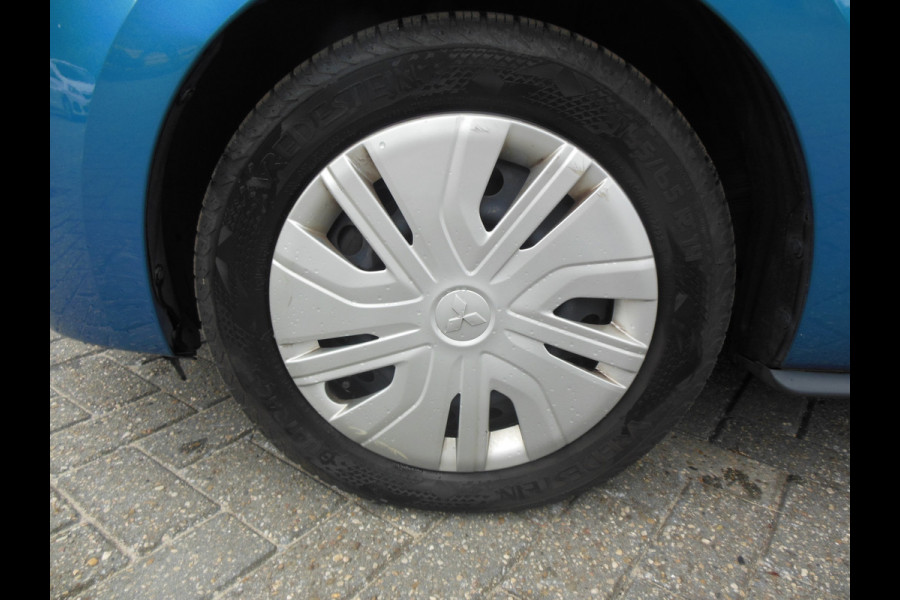 Mitsubishi Space Star 1.0 Cool+ Staat in De Krim