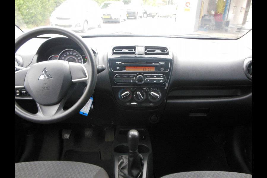 Mitsubishi Space Star 1.0 Cool+ Staat in De Krim