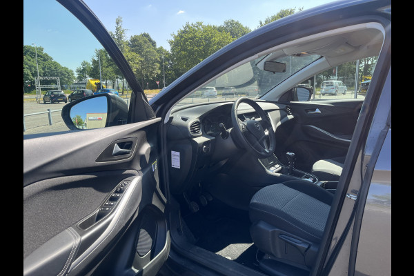 Opel Grandland X 1.2 Turbo Ultimate Parkeersensoren achter I Airco Staat in Hoogeveen