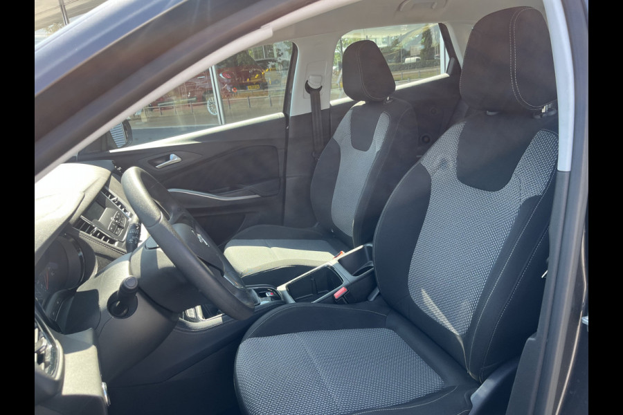 Opel Grandland X 1.2 Turbo Ultimate Parkeersensoren achter I Airco Staat in Hoogeveen