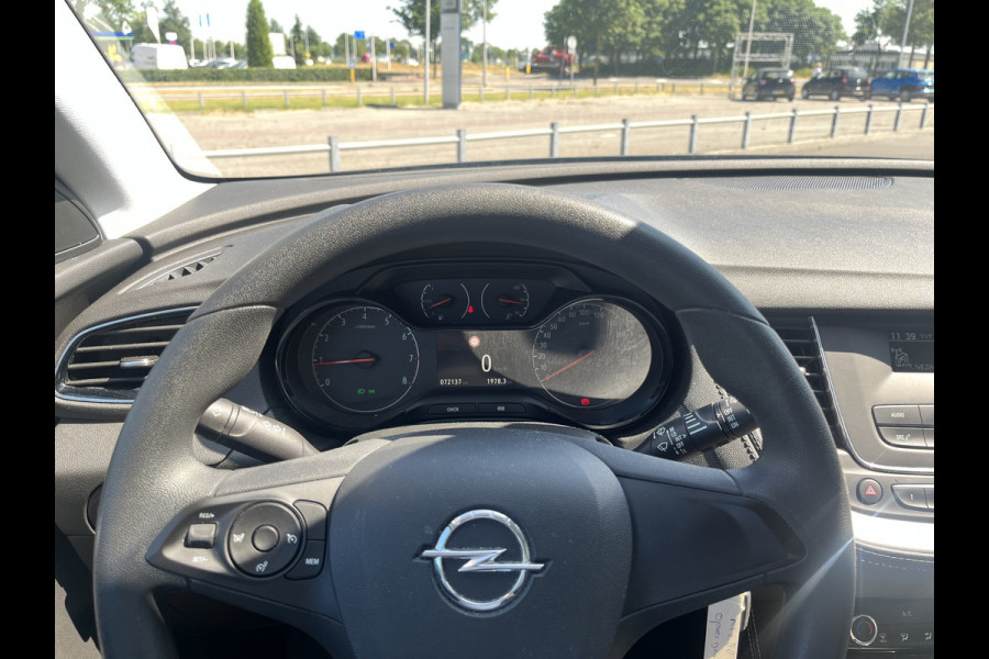 Opel Grandland X 1.2 Turbo Ultimate Parkeersensoren achter I Airco Staat in Hoogeveen