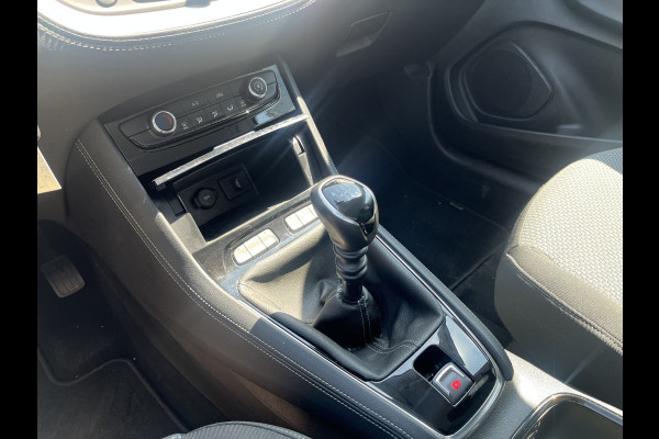 Opel Grandland X 1.2 Turbo Ultimate Parkeersensoren achter I Airco Staat in Hoogeveen