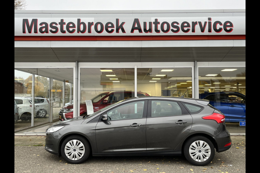 Ford Focus 1.0 Trend | Parkeercamera | Airco | Elektrische Ramen | Staat in Hardenberg