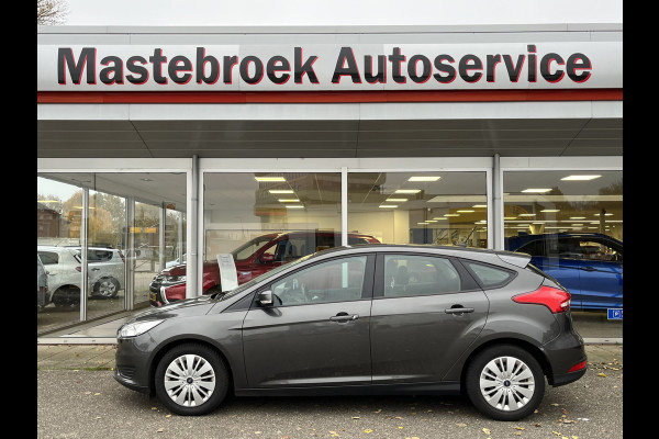 Ford Focus 1.0 Trend | Parkeercamera | Airco | Elektrische Ramen | Staat in Hardenberg