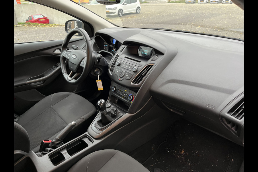 Ford Focus 1.0 Trend | Parkeercamera | Airco | Elektrische Ramen | Staat in Hardenberg