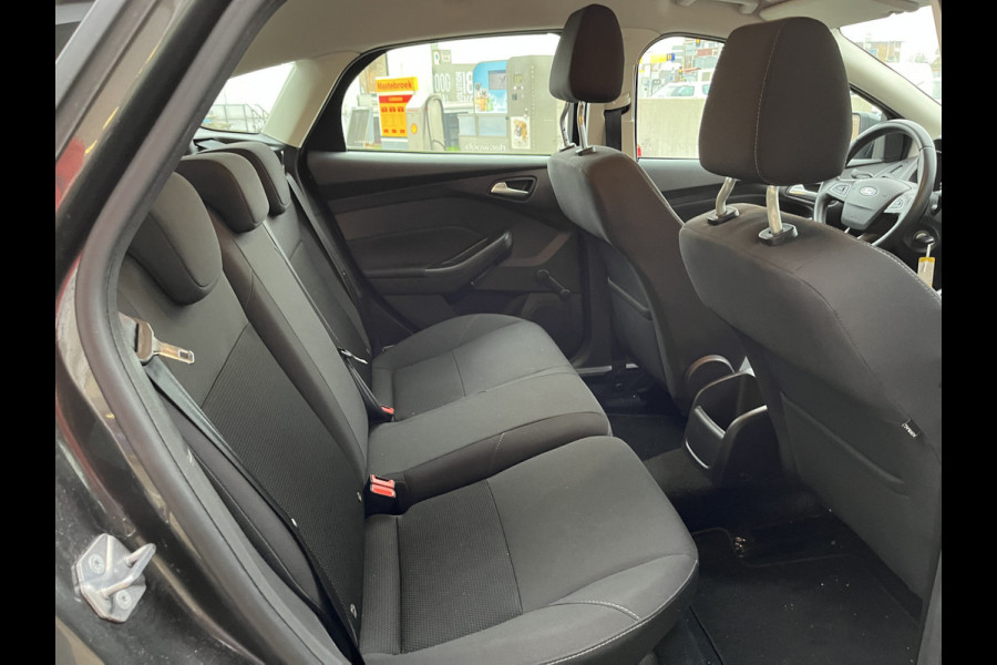 Ford Focus 1.0 Trend | Parkeercamera | Airco | Elektrische Ramen | Staat in Hardenberg