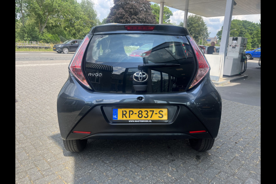 Toyota Aygo 1.0 VVT-i x-fun Staat in De Krim