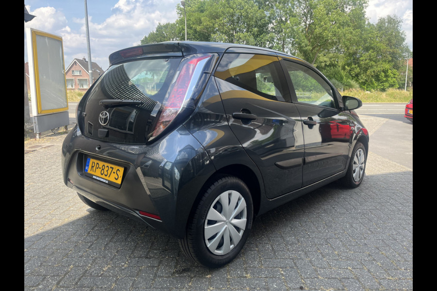 Toyota Aygo 1.0 VVT-i x-fun Staat in De Krim