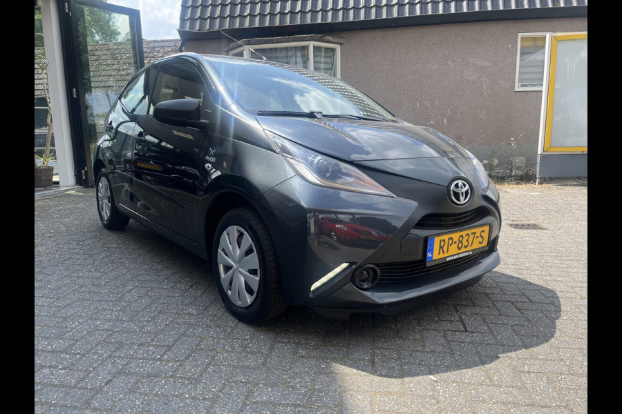 Toyota Aygo 1.0 VVT-i x-fun Staat in De Krim