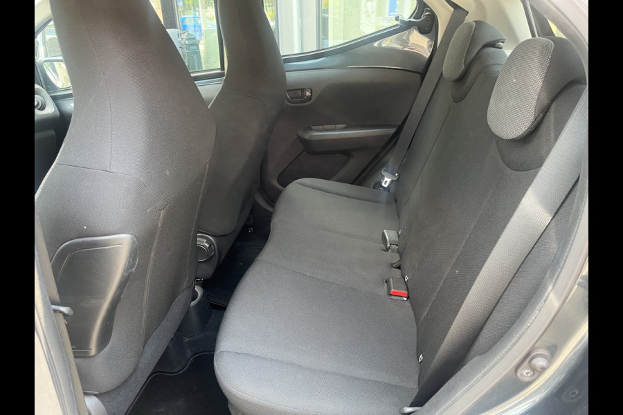 Toyota Aygo 1.0 VVT-i x-fun Staat in De Krim