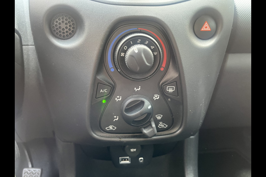 Toyota Aygo 1.0 VVT-i x-fun Staat in De Krim