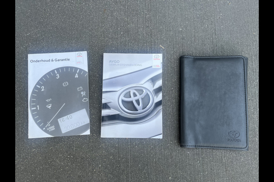 Toyota Aygo 1.0 VVT-i x-fun Staat in De Krim