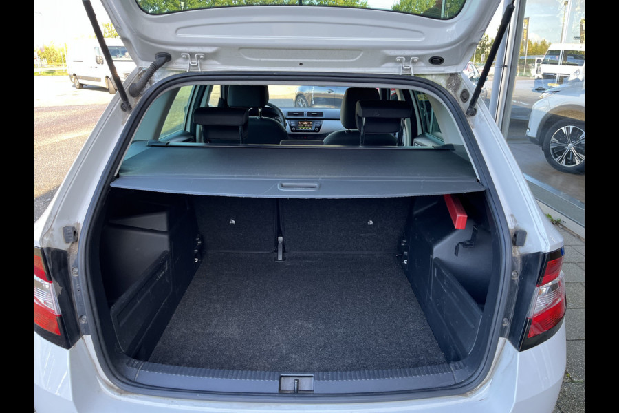 Škoda Fabia Combi 1.0 TSI Ambition Navigatie/Airco Staat in Hardenberg