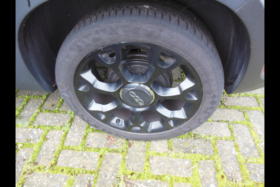 Fiat 500L 0.9 TwinAir CityCross Staat in De Krim